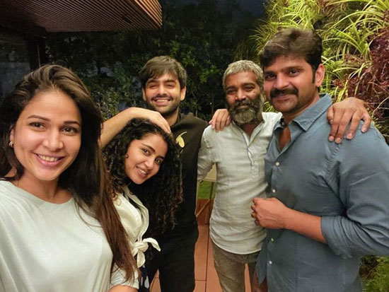 Vunnadhi Okate Zindagi Movie Actors Meet Up